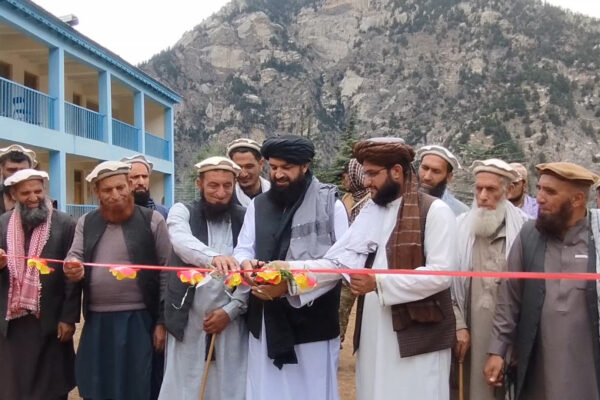 نورستان کے پارون ضلع میں دو منزلہ اسکول عمارت کا افتتاح، سیکڑوں طلباء کے لیے سکون کا باعث